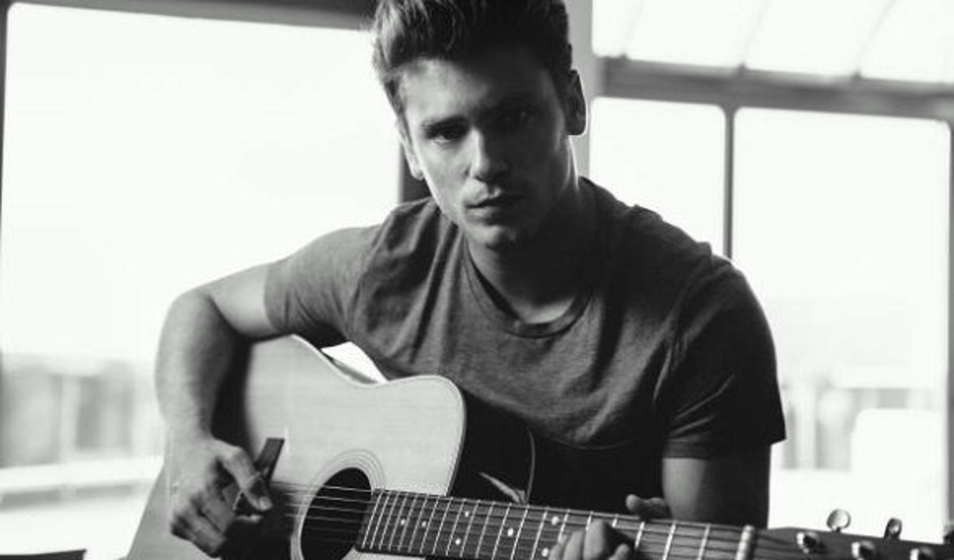Mischt die Schweizer Charts auf: Bastian Baker