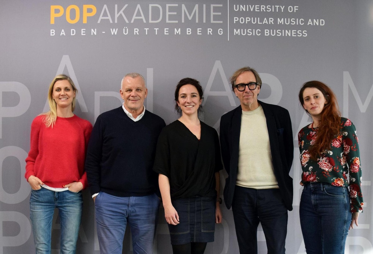 Machen künftig gemeinsame Sache (von links): Tina Sikorski, Hubert Wandjo (beide Popakademie Baden-Württemberg), Christina Matteotti (Manager EMEA Media & Entertainment Partnerships Music ...