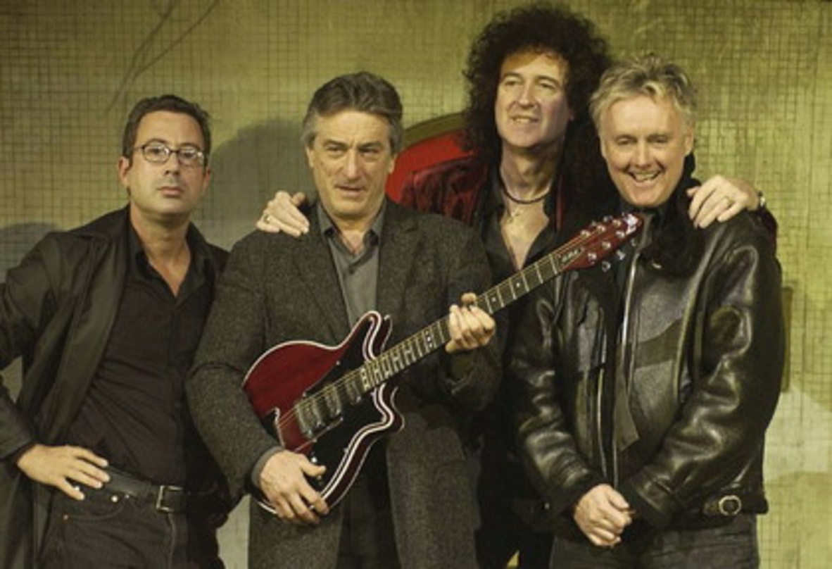 Produzententeam: Ben Elton, Robert de Niro, Brian May, Roger Taylor