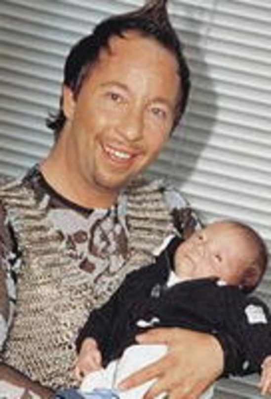 Hat ein neues Auto: Familienvater DJ BoBo