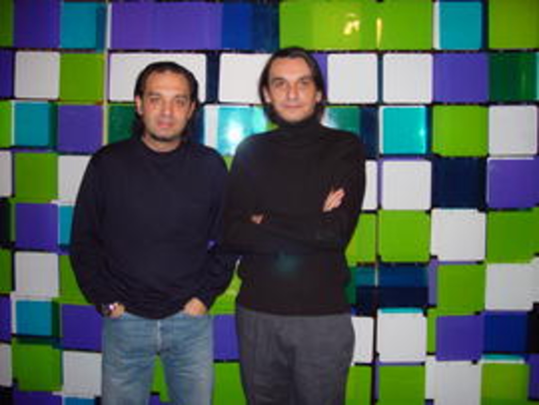 34e8be90ebf42aa6a8f8923ae0efc3a21b9f5748dd8bf0375804a999b38143e4 Schnappschuss: Günes Ramazanoglu (TMP Istanbul, l.) und Gökhan Kirdar