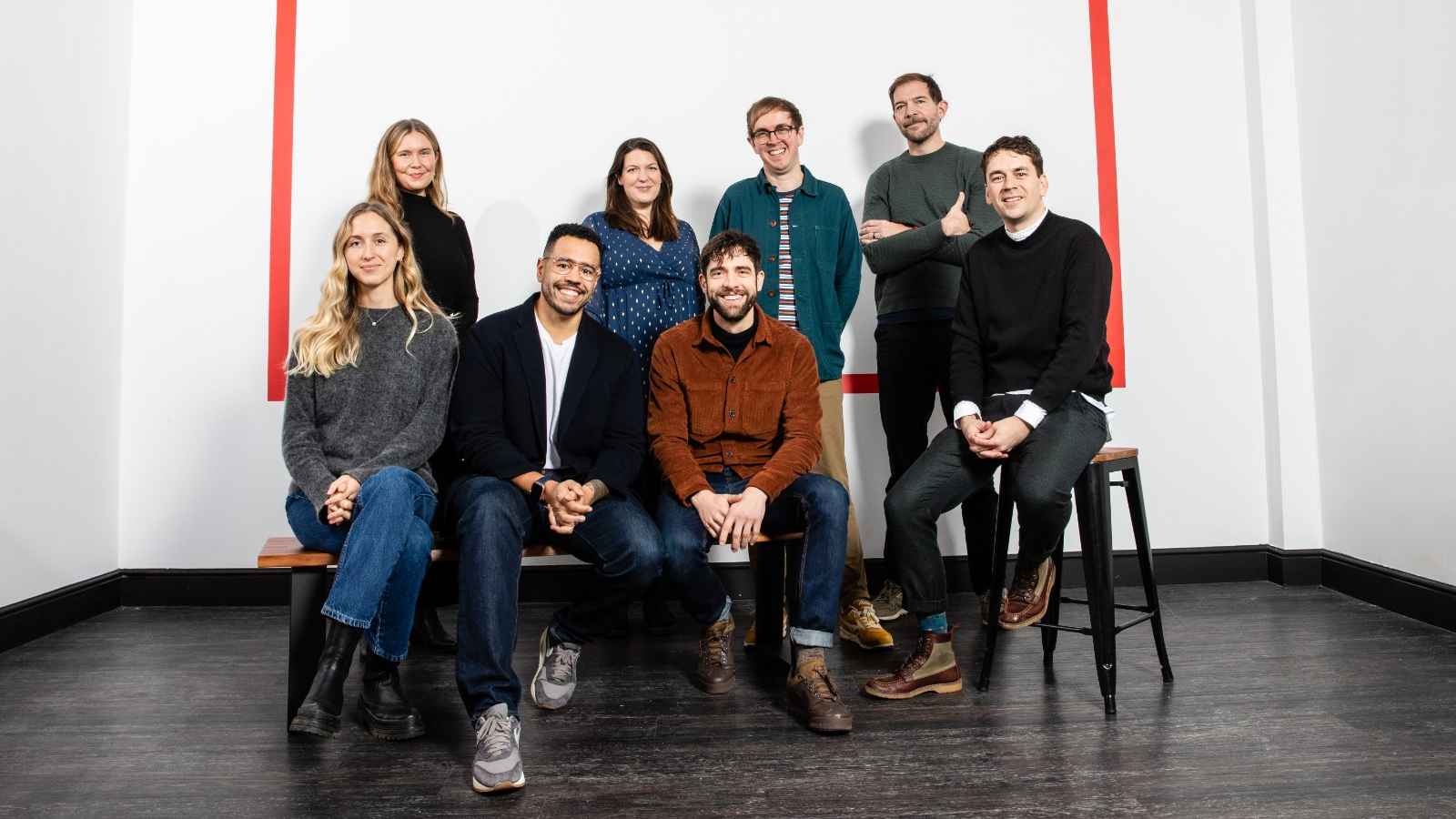 Arbeiten an gemeinsamen Ziele (hinten, von links): Samantha Connaughton, Robyn Sumner, David Kittlety und Alex Kennedy (alle Believe) sowie (unten, von links) Alice McLean (Believe), Mark ...