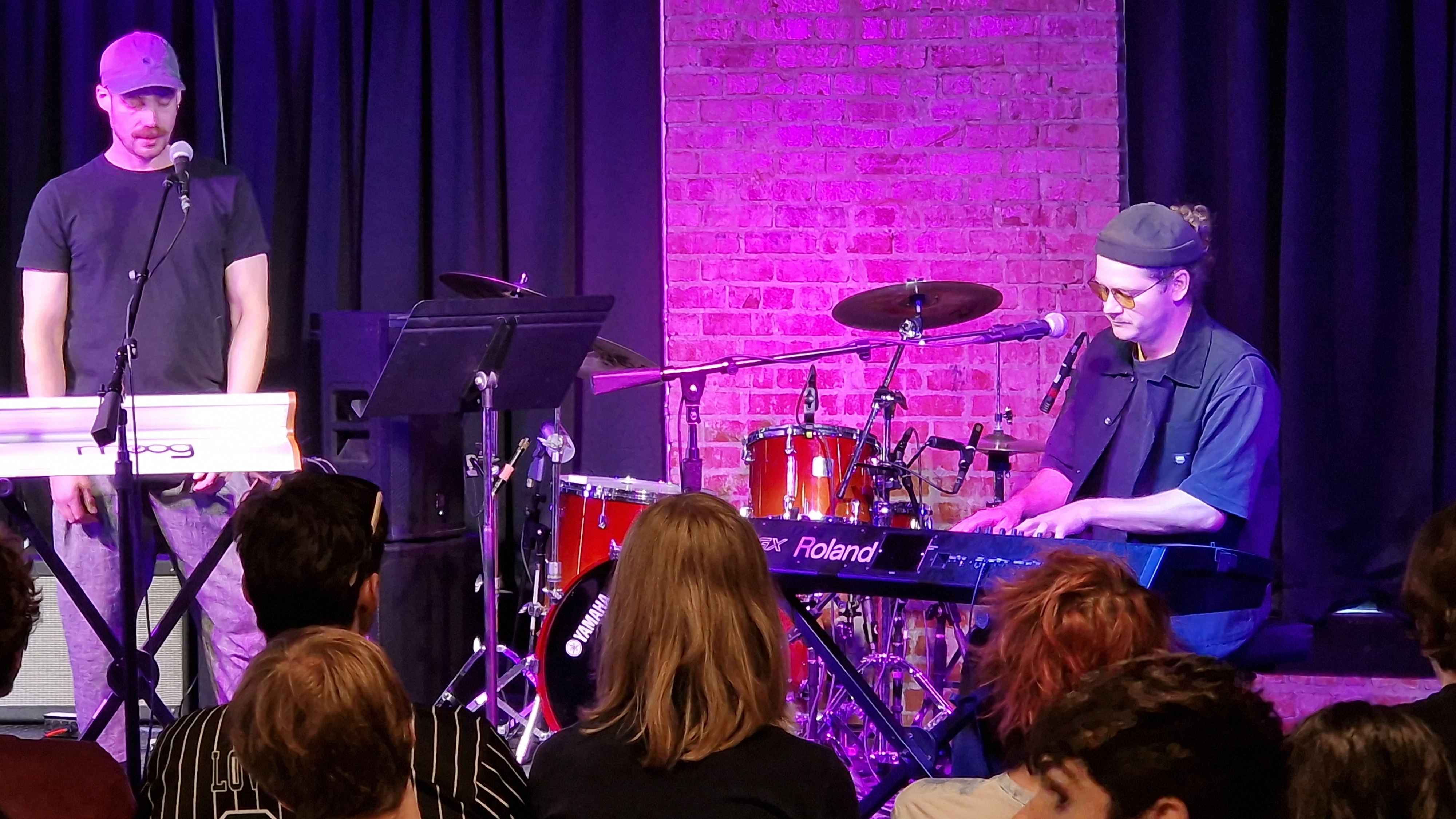 Nehmen am ersten Projekt der Transatlantic Music Bridge teil: das Dortmunder Duo Walking On Rivers, hier bei einem Konzert in Oklahoma City.