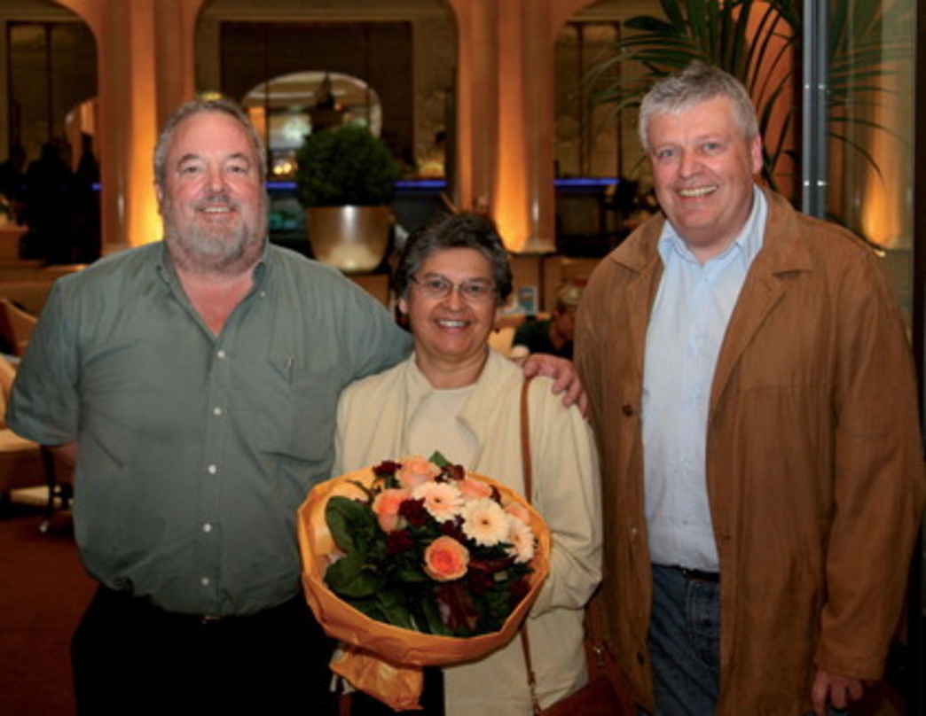 Aufgenommen in die Hall of Game: Allan Alcorn (l.) mit Ehefrau Katie und GamesMarkt-Redakteur Harald Hesse