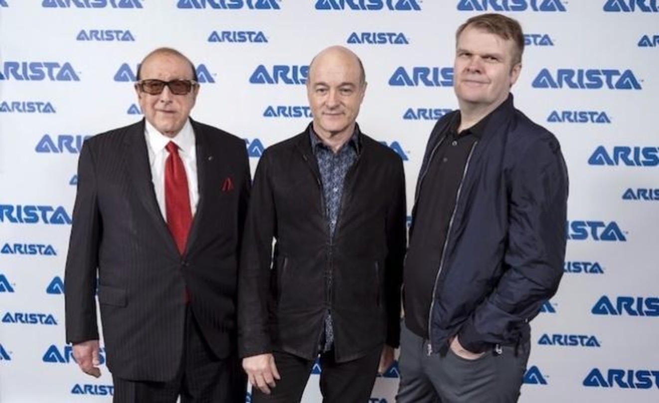 Gaben den Startschuss für einen Relaunch des Labels Arista Records (von links): Arista-Gründer Clive Davis, David Massey und Sony-Music-CEO Rob Stringer