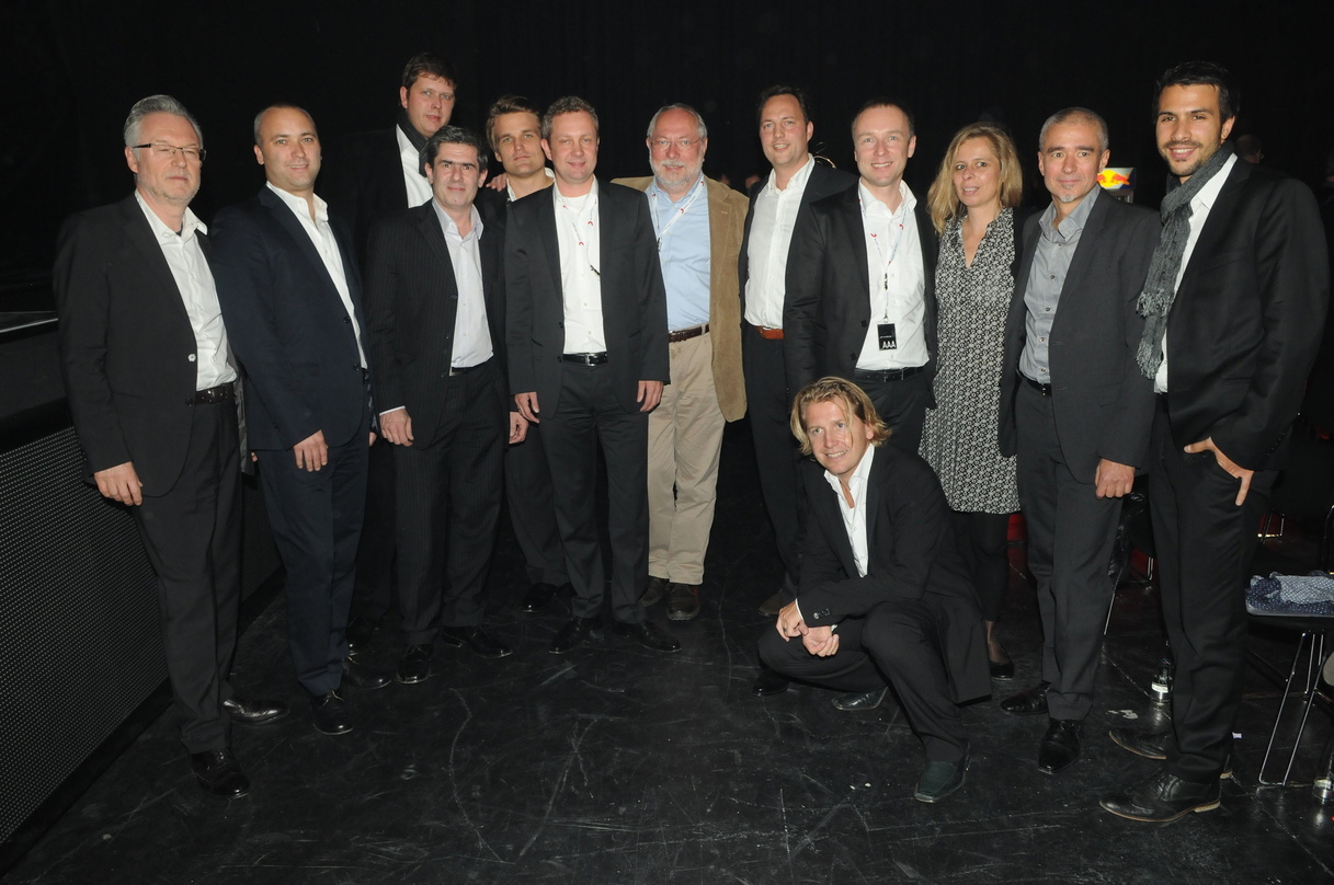 Mit Sony Music auf dem richtigen Weg (v.l.n.r.): Roman Rybnikar, Stefan Goebel, Mark Löscher, Bert Schorer, Philip Ginthör, André Mühlhausen, Heinz Canibol, Edgar Berger, Ralf Schalck und ...
