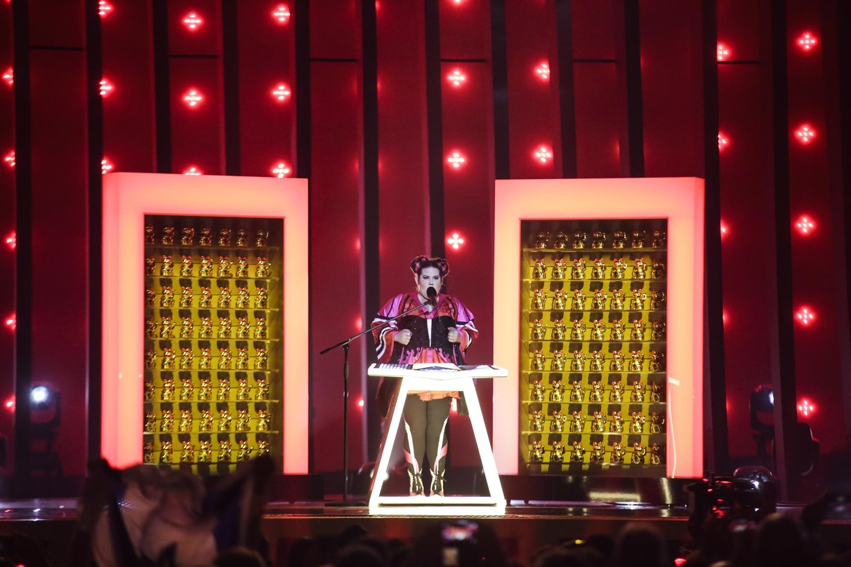 36bf66ffa9f421a37c2a281beaf162591a8277308c10ba0e1ed987d5d4dca57b Sang "I'm Not Your Toy" und holte beim ESC in Portugal mit Unterstützung von Winkekatzen und ein bisschen Ententanz den Sieg für Israel: Sängerin Netta