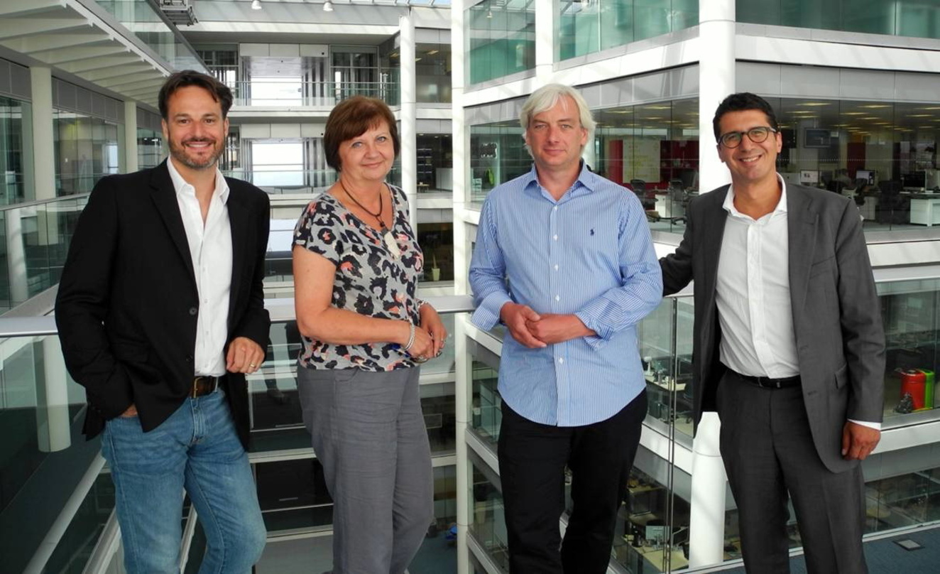 Trafen sich zum Vertragsabschluss (von links): Lindsay Jones (Director International Aviator), Hanna Davies (Business Development Manager ITN), Dan Mills (Head Of Business Development ITN)...