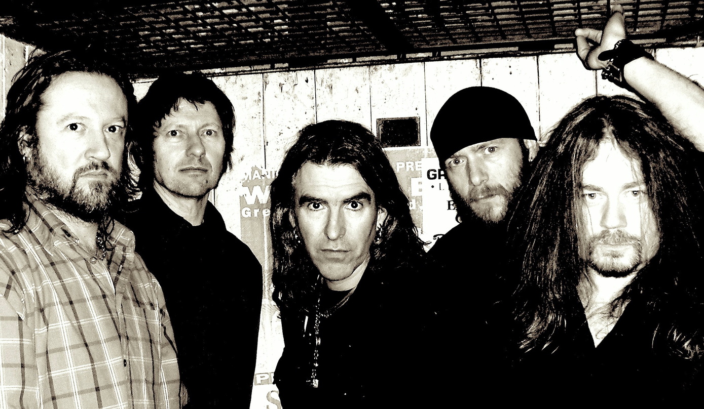 Entwickeln den Sound auf der neuen CD unkonventionell weiter: Justin Sullivan (M.) mit New Model Army
