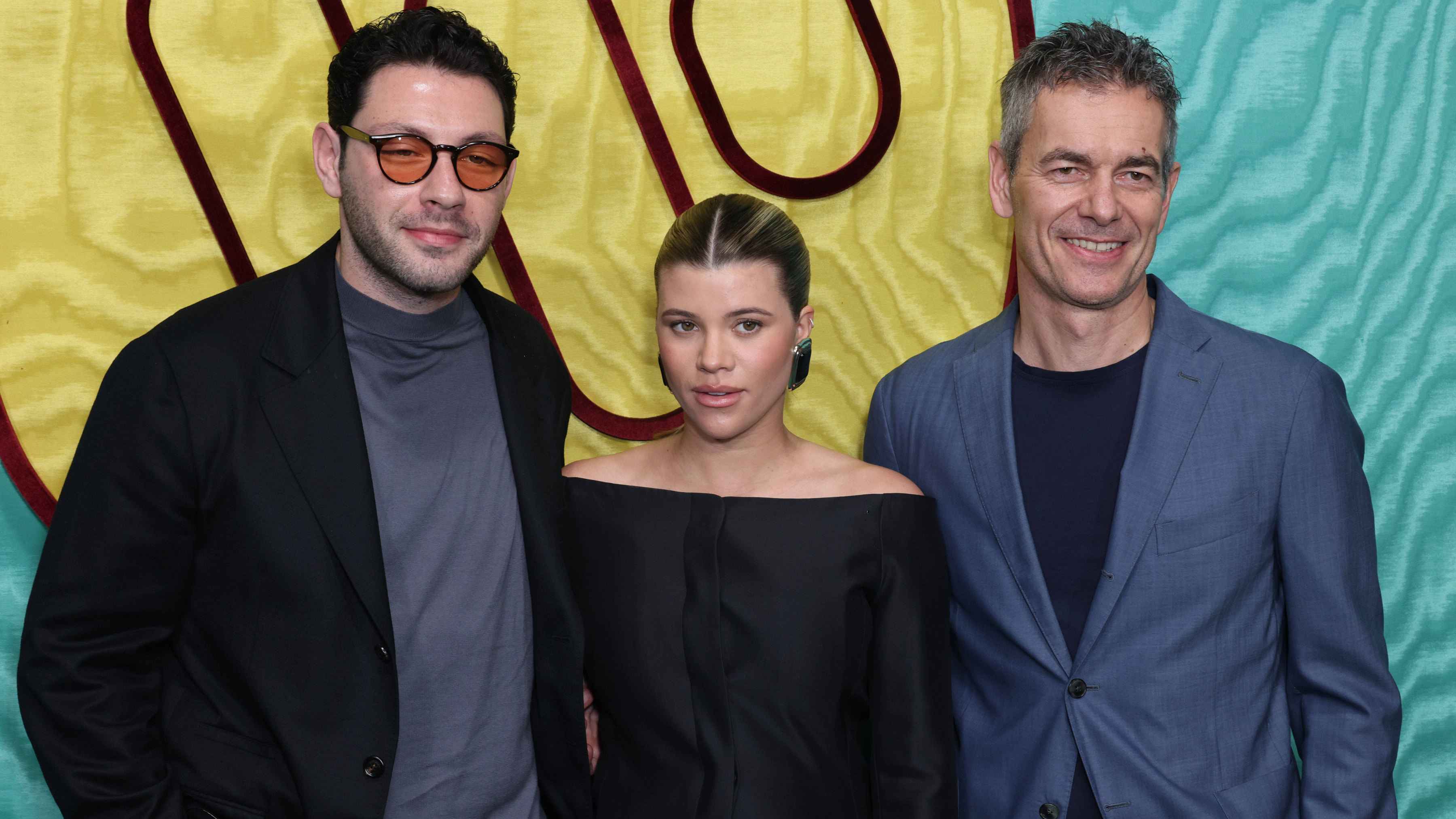 Trafen sich bereits auf der Pre-Grammy-Party von Warner Music (von links): Elliot Grainge (CEO Atlantic Music Group), seine Partnerin Sofia Richie und Warner-CEO Robert Kyncl.