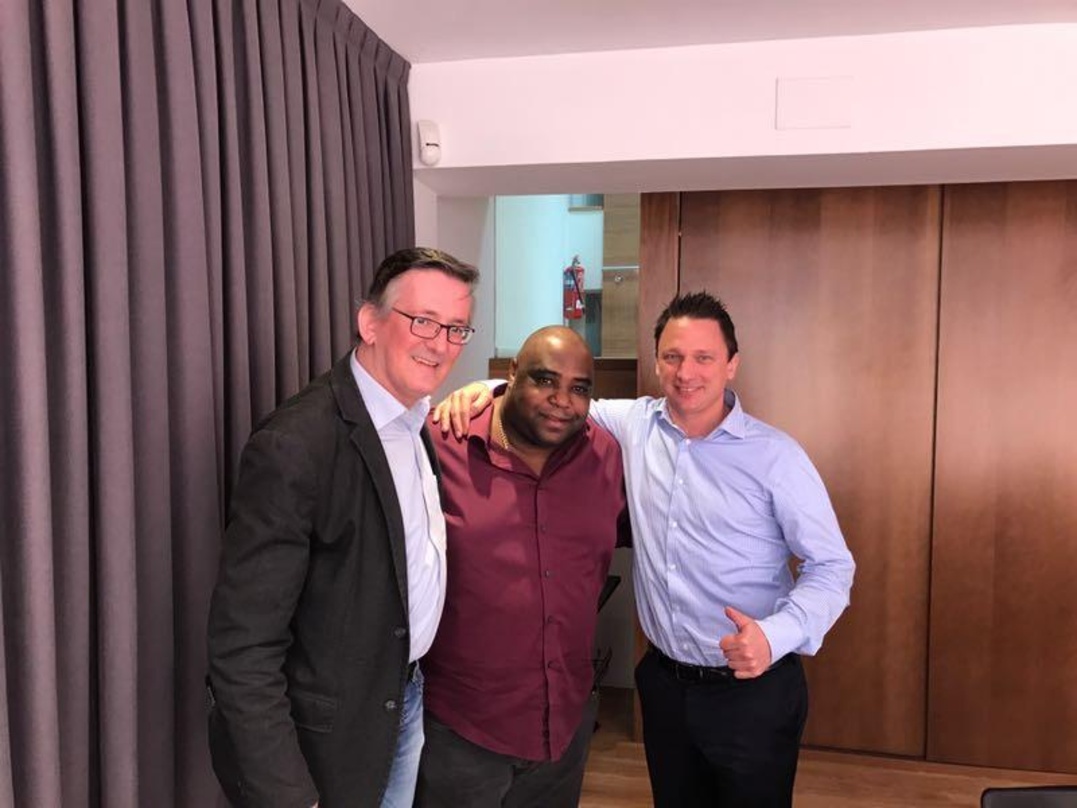 Sind jetzt Partner (von links): Jens-Markus Wegener (Imagem), Alexander Abreu Manresa und André Bressling (Pafáta)