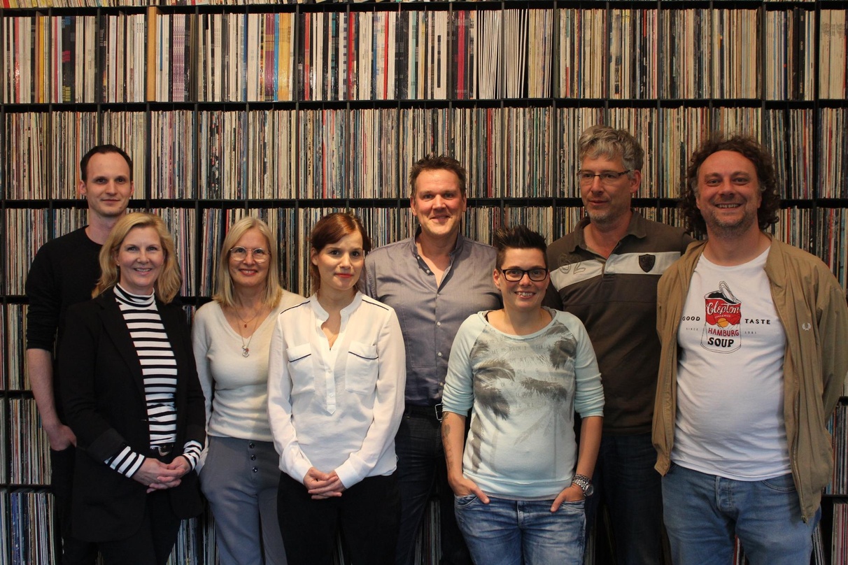 Wollen die Musikaktivitäten von Roof Music ausbauen und den Aufbau von Newcomern gemeinsam vorantreiben (von links): Simon Rosteck (Roof Music), Friederike Bialas (Rough Trade), Kristine M...