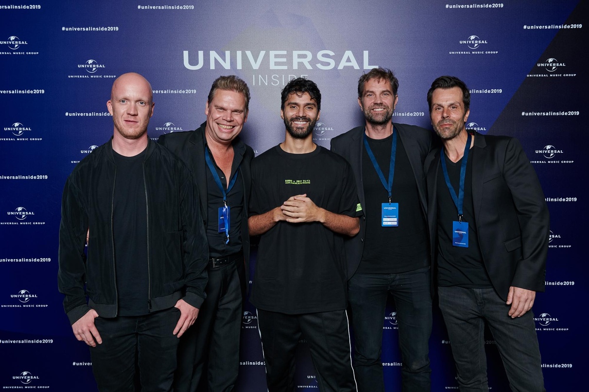 Hoffen auf viele gemeinsame Erfolge (von links): Alexander Neipp, Tom Bohne, R3hab, Rick Haayen und Daniel Schmidt