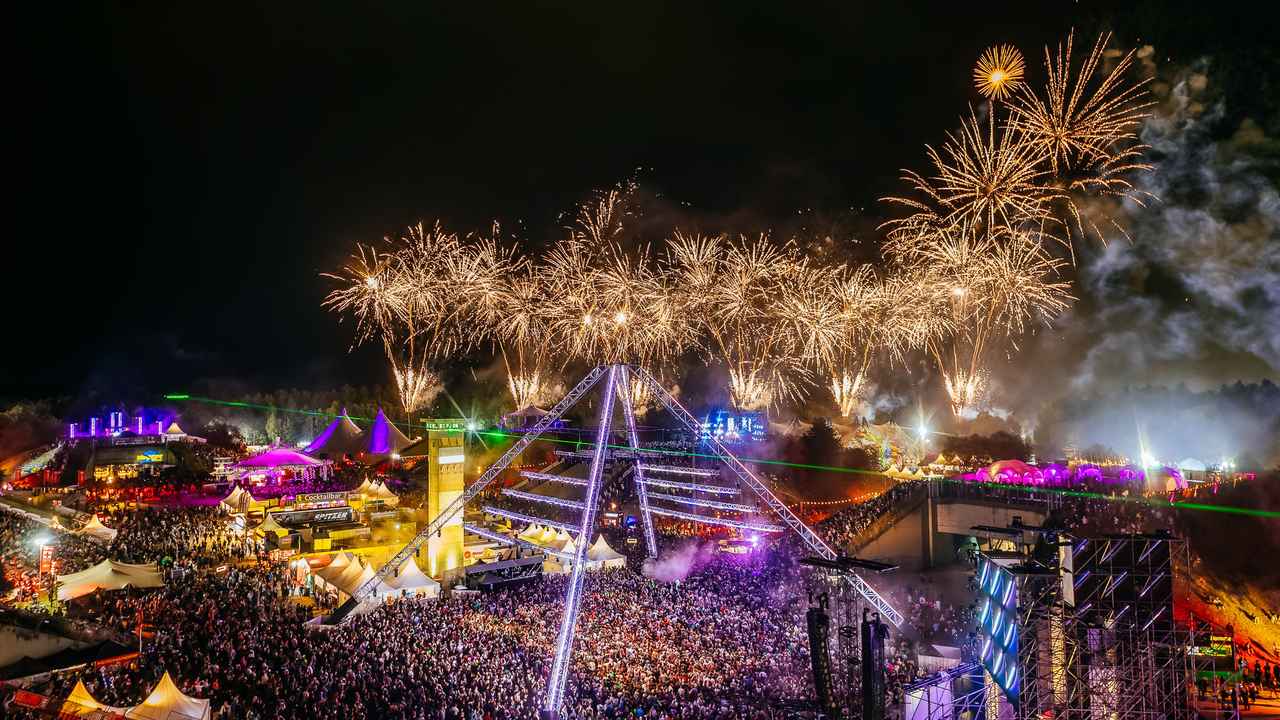 Wolle seinen Umwelteinfluss verringern: das Festival Nature One in Kastellaun nahe Frankfurt am Main.