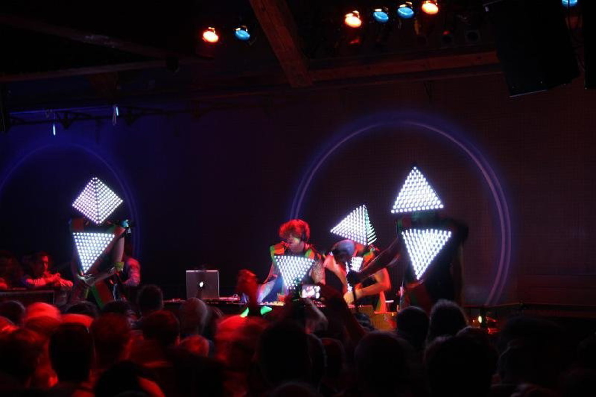 Aktiv auf der "DJ Your Live"-Tour: Deickind