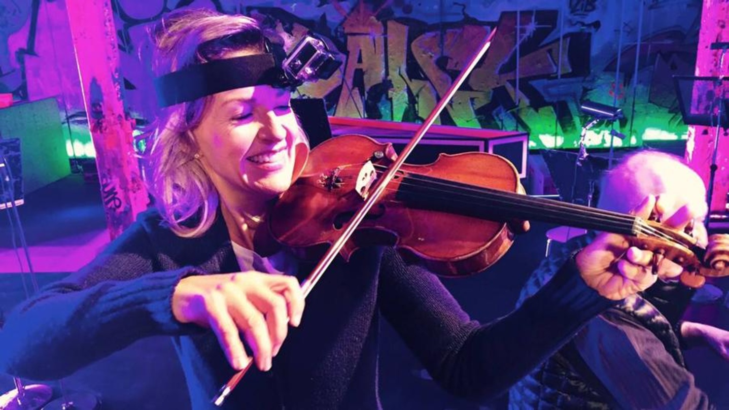 Experimentierfreudig in der Yellow Lounge: Anne-Sophie Mutter mit Head-Cam