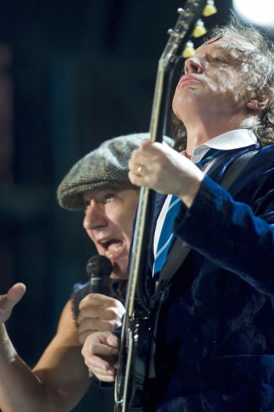 Ihre Alben gibt es jetzt auch zum Herunterladen: Brian Johnson (links) und Angus Young von AC/DC