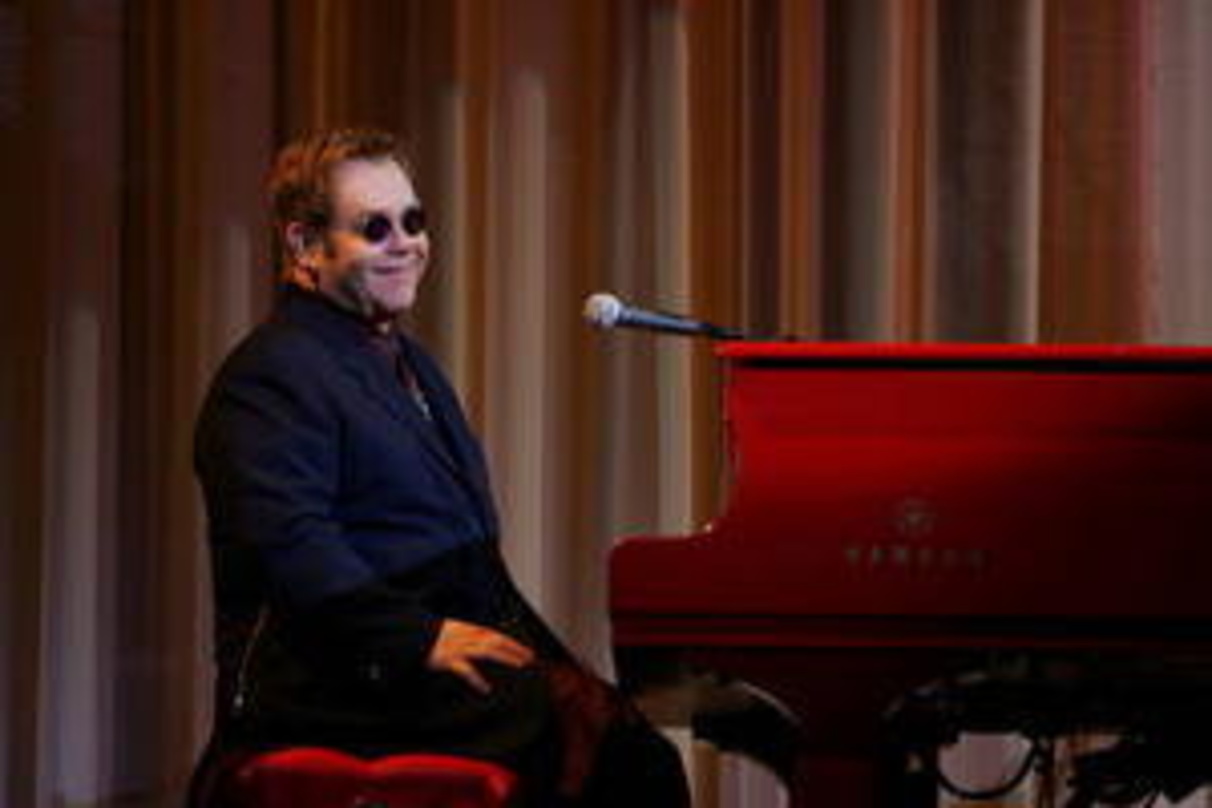Zeigte Engagement in Kiew: Elton John