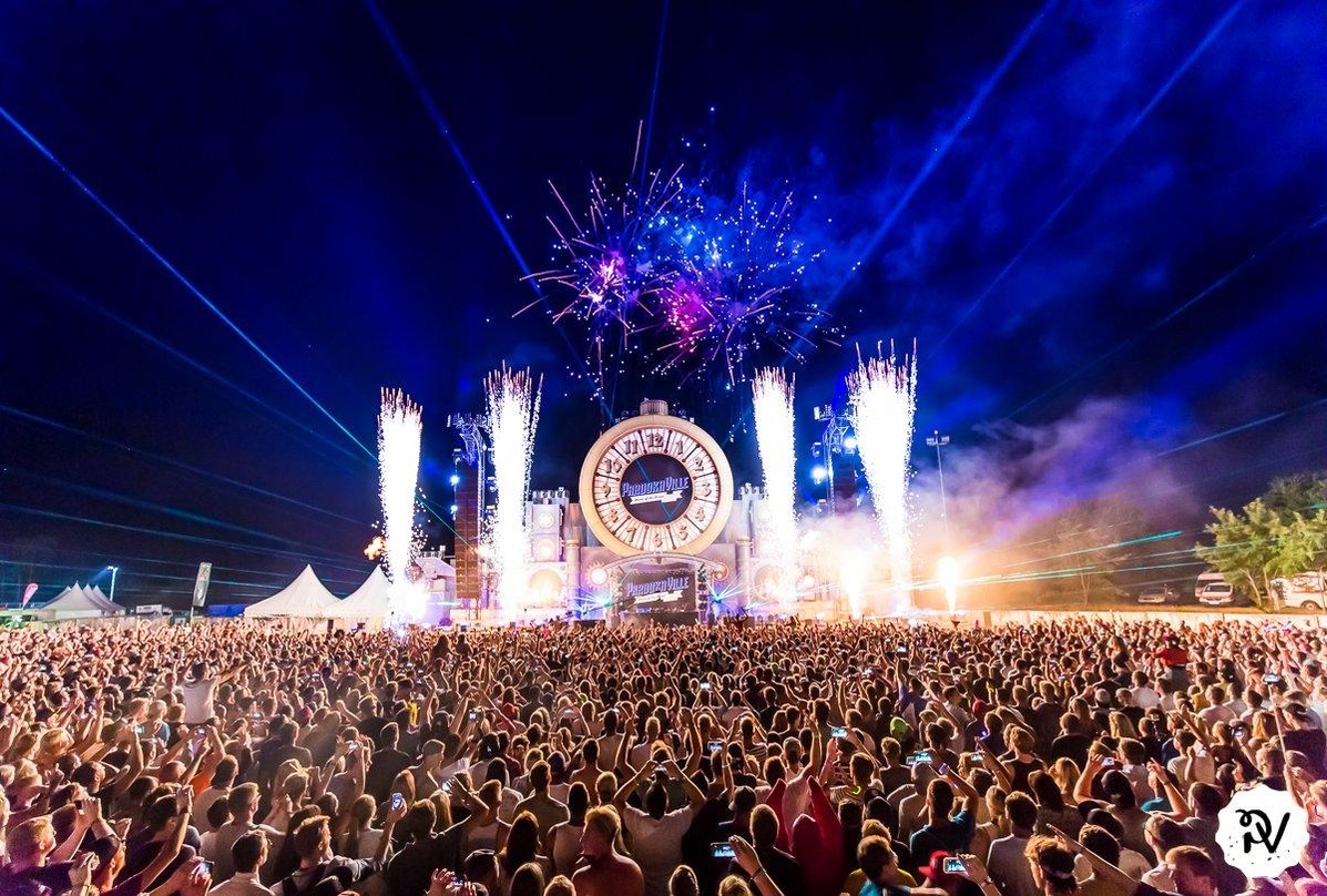 Ein ähnliches Bild wird es auch 2016 geben: Besucher beim Parooka-Festival in Weeze