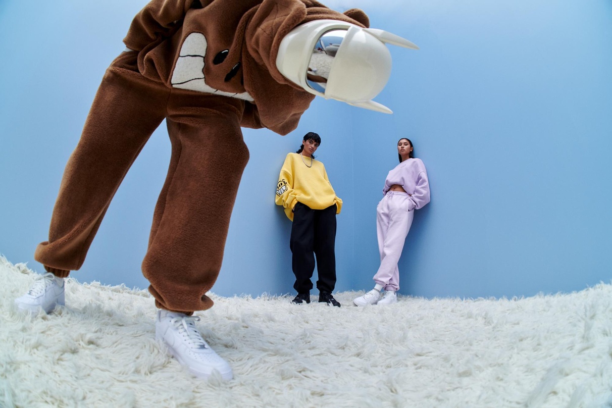3c39b014904219d56d396cd38d928a08cf48f7436bfdf046fb3df0b7167d8f7f Macht in Mode: Rapper Cro hebt mit der Otto-Tochter Aboit You unter dem Namen Smiles eine eigene Kollektion aus der Taufe