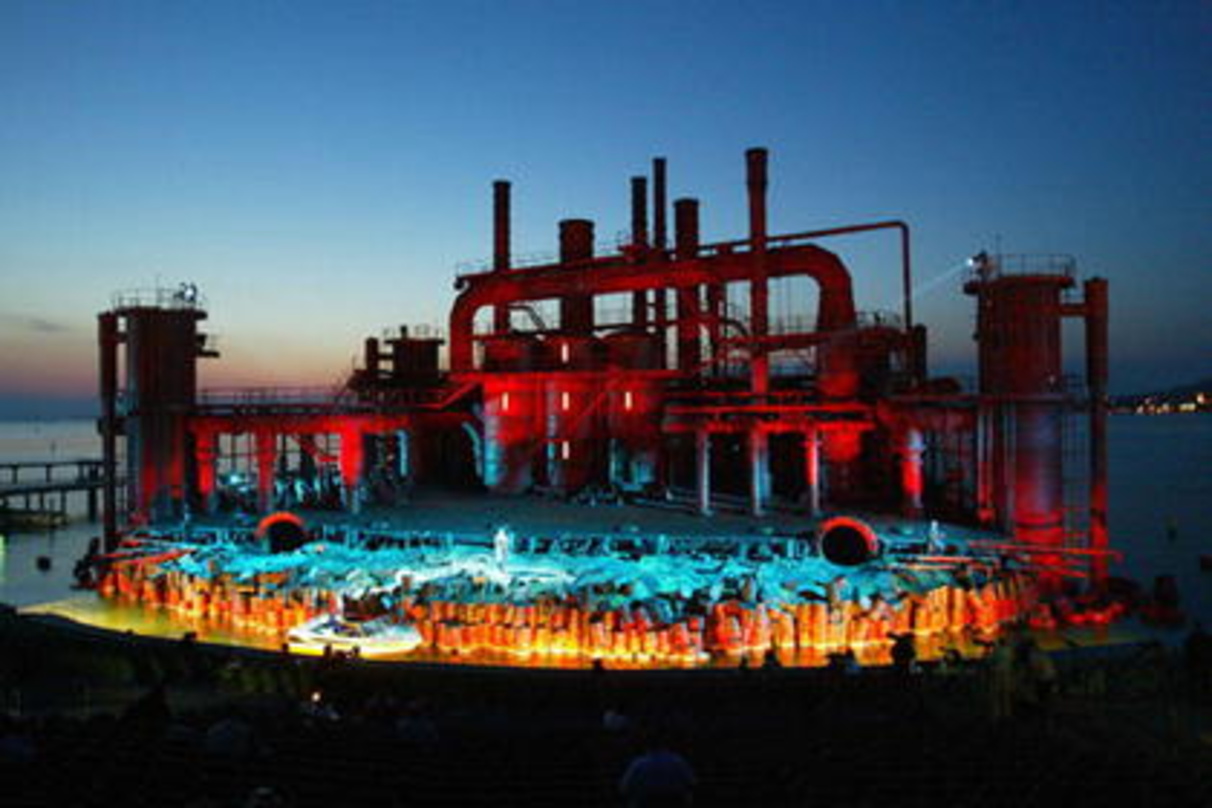 Garantieren stimmungsvolle Klassikabende am Bodensee: die 60. Bregenzer Festspiele