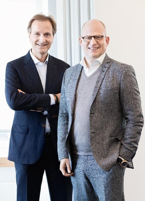 Großer Zusammenschluss im Buchhandel: Hartmut Falter (Mayersche, links) und Michael Busch (Thalia) bilden nun miteinander laut Unternehmensangaben Europas bedeutendsten familiengeführten S...