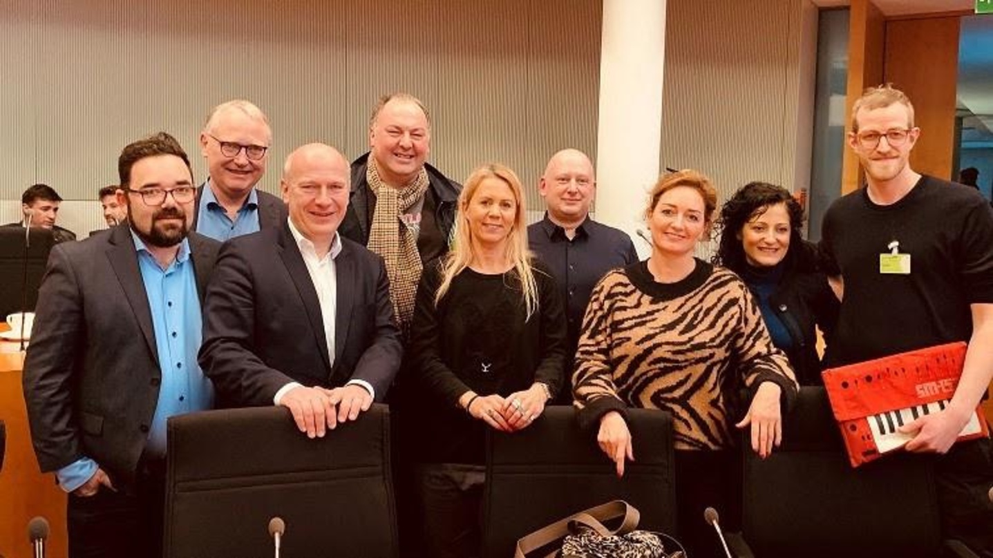 Machen sich für Clubs stark (von links): Fritz Kühn (Grüne), Klaus Mindrup (SPD), Kai Wegner (CDU), Erhard Grundl (Grüne), Pamela Schobeß (LiveKomm, Clubcommission Berlin), Steffen Kache (...