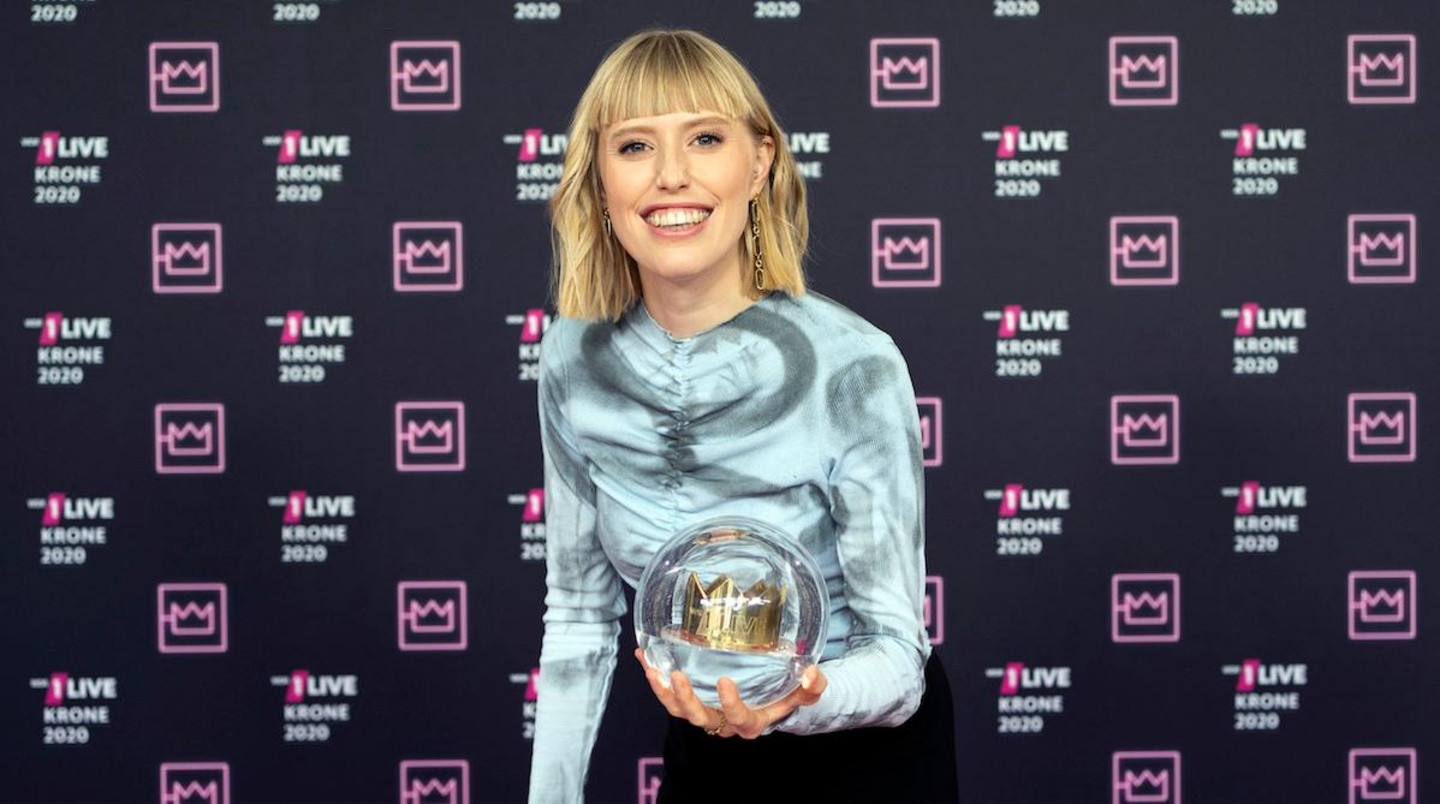 Zeigt stolz ihre 1Live Krone: Lea
