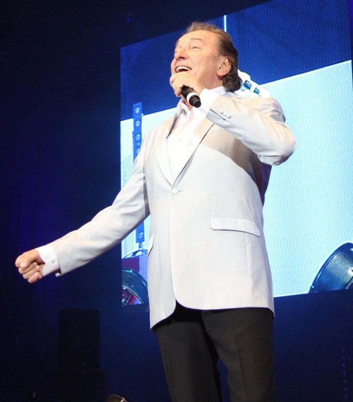 3cd7916bc233a85922c12a3869cecd74a5e9724345a811437cbe01cd731ca2b7 Auch live ein ausdrucksstarker Künstler: Karel Gott, hier 2012 bei einer Schlager-Starparade in München