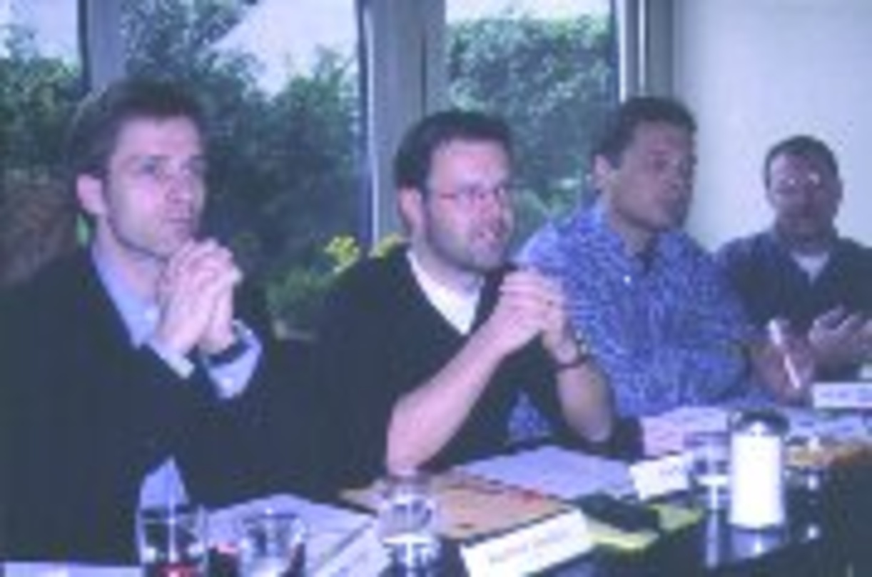 Treffen am runden Tisch: Ronnie Meister, Martin Brem, Kim Schäfer und Jürgen Rathfelder