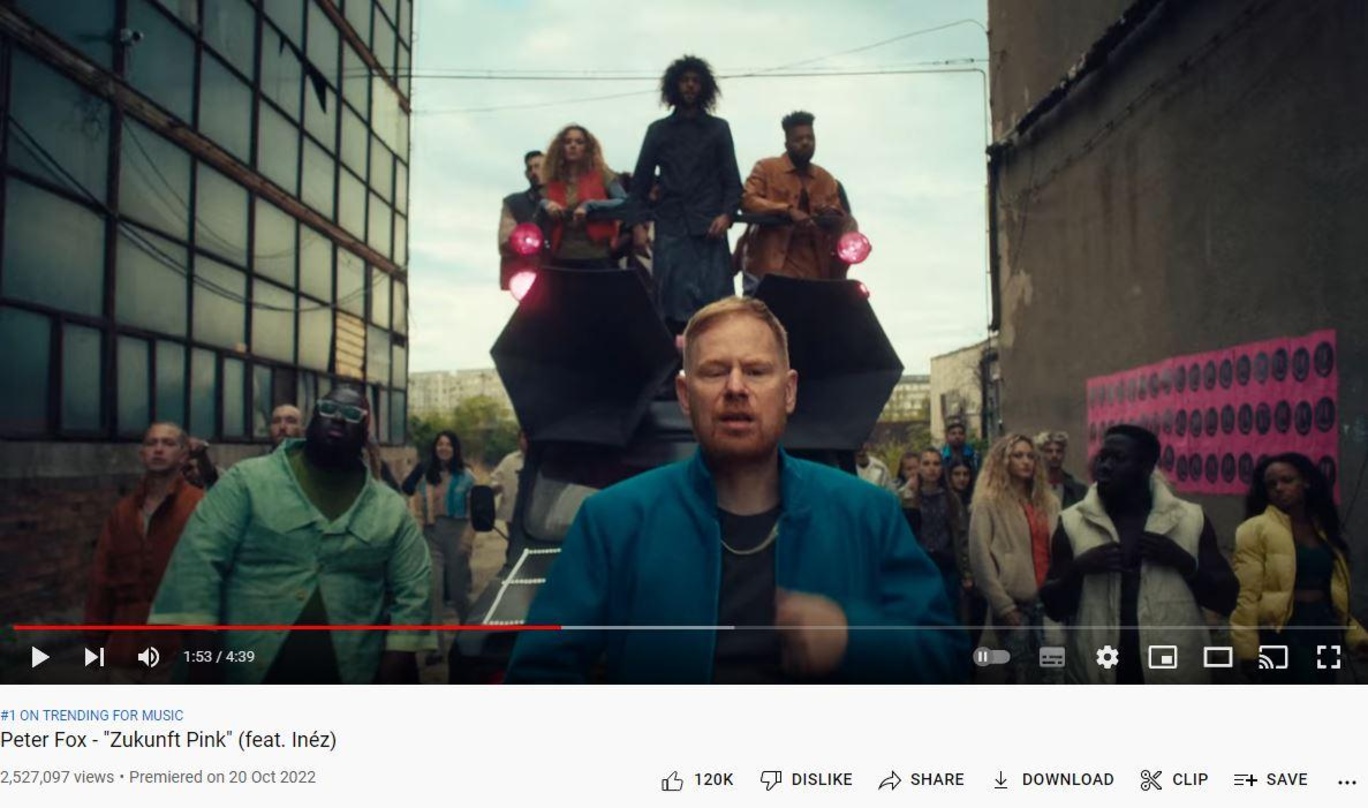 Auch nach zehn Tagen liegt Peter Fox mit "Zukunft Pink" noch auf Platz eins der deutschen YouTube-Trendcharts