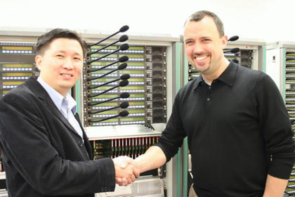Eröffneten die neue Riedel-Niederlassung in Singapur: Joe Tan und International Sales Director Paul Rivens.