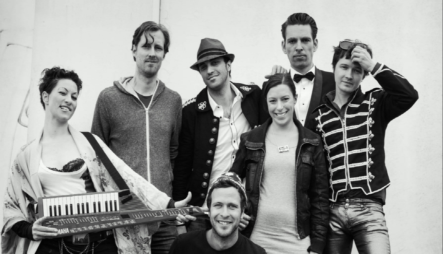 Trafen sich über den Dächern Berlins: Amanda Palmer, Community Promotion und Tape.tv||Trafen sich über den Dächern Berlins (von links): Amanda Palmer, Felix Heinrich (Community Promotion),...