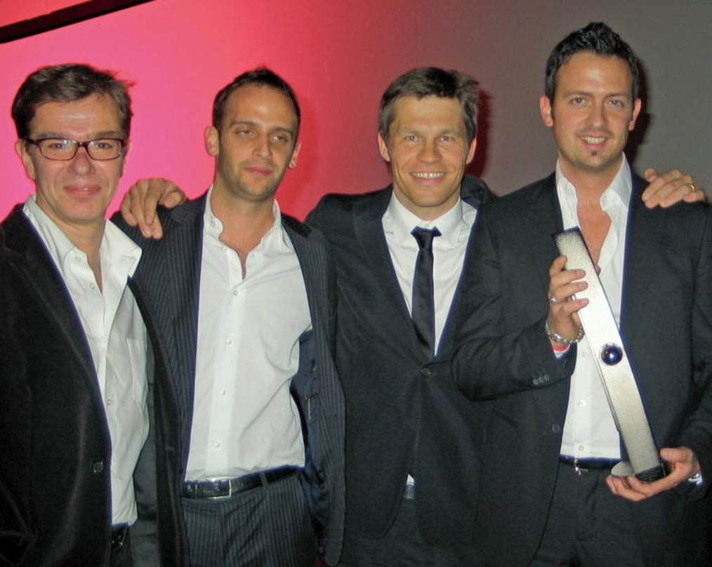 Freuen sich auf weitere gemeinsame Echo-Partys (v.l.n.r.): Christian Kellersmann, Pino Brönner, Frank Briegmann und Till Brönner, hier beim Echo 2008