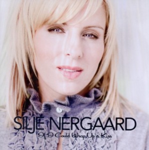 If I Could Wrap Up A Kiss (Silje’s Christmas)