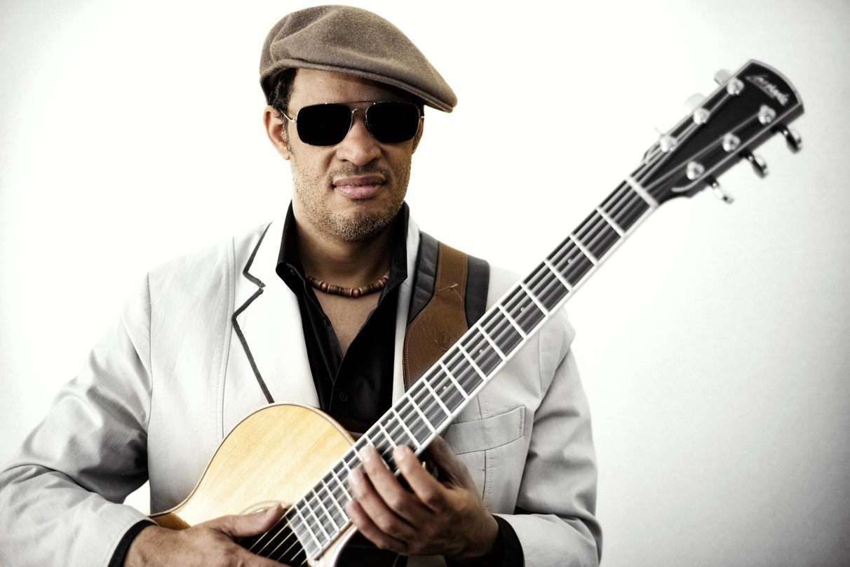 Meister des Gesangs und der Gitarre: Raul Midón