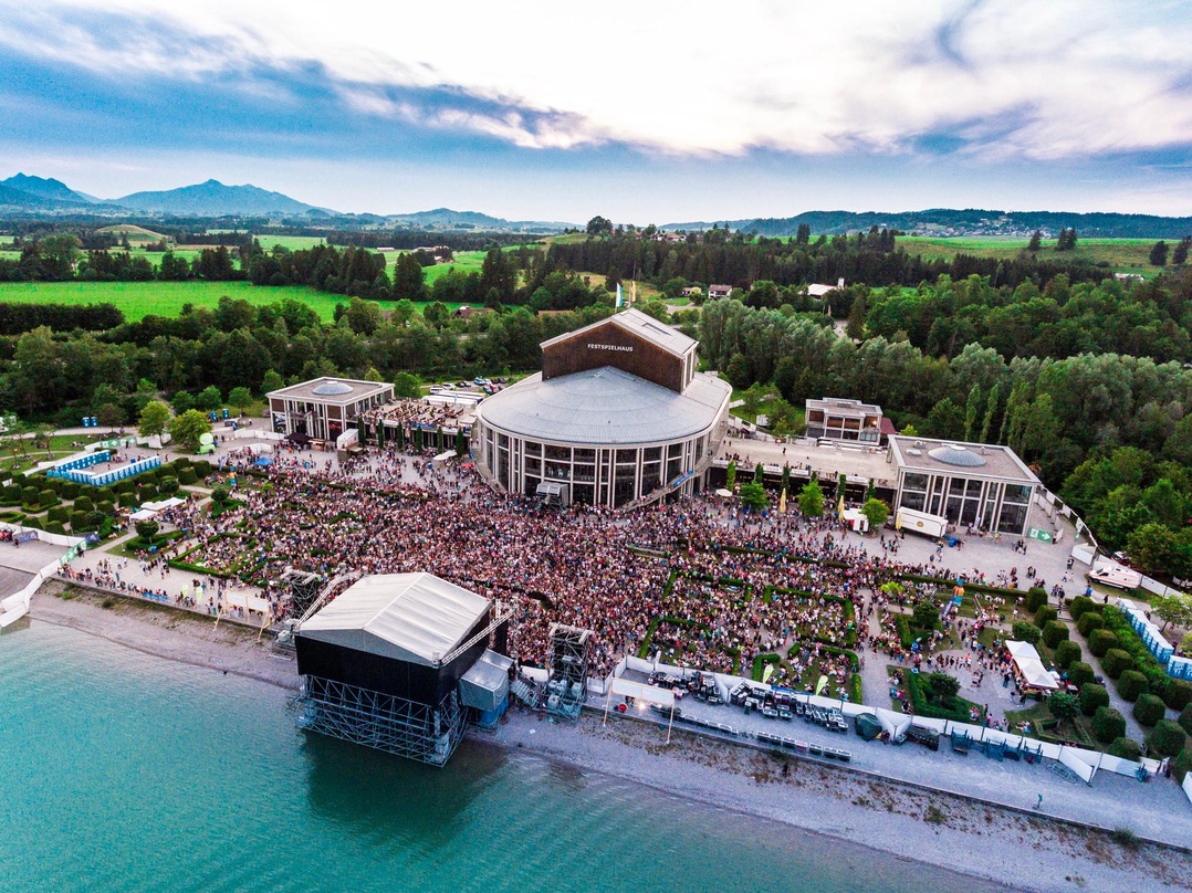 Hier finden die Königswinkel Open Airs statt: der Barockgarten von Füssen
