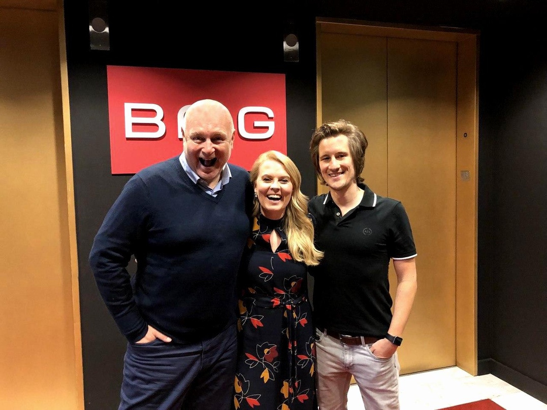 Bei der Vertragsunterzeichnung: Thomas Scherer (EVP Repertoire & Marketing BMG), Patricia Kelly und Marian Wolf (Vice President Global Writer Services & China BMG)
