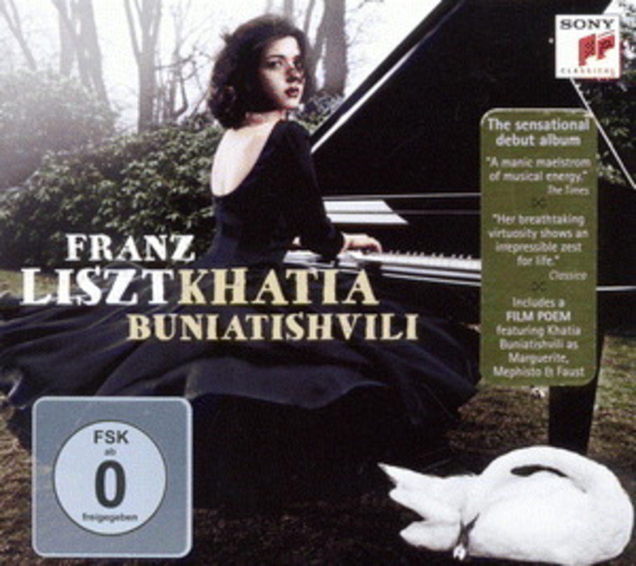 Selbstbewusstes Debüt einer Ausnahmepianistin: Khatia Buniatishvili stellt sich Franz Liszt