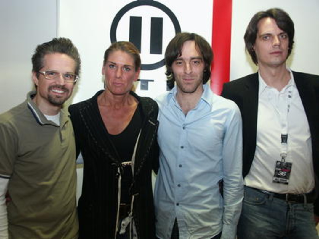 Besiegelten die Partnerschaft in Mannheim (v.l.n.r.): Dirk Ewald (Managing Director EMI Catalogue Marketing), Daniela Geißler, Christopher Gersten und Christoph Post (MME)