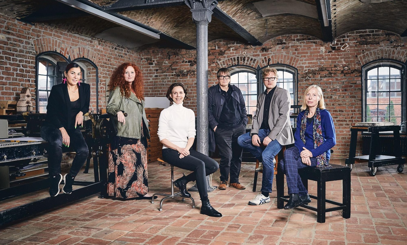 Sitzen beim Deutschen Musikautorenpreis 2020 in der Jury (von links): Reyhan Sahin alias Lady Bitch Ray, Martina Eisenreich, Anna Depenbusch, Sven Regener, Søren Nils Eichberg und Christin...