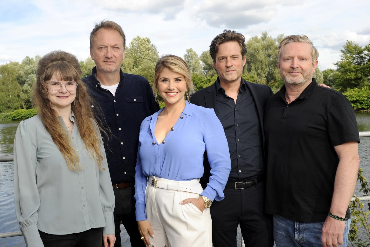 Arbeiten nun zusammen (von links): Katja Lindner (Product Manager Ariola & RCA), Markus Hartmann (Vice President Ariola & RCA GSA), Beatrice Egli, Lars Kegel (Geschäftsführer Heimat 2050 V...