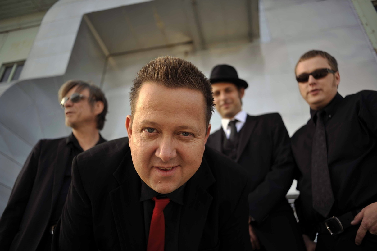 Mit viel Freude bei der Sache: Sebastian Krumbiegel und Die feinen Herren mit ihrem ersten gemeinsamen Album, "Tempelhof"