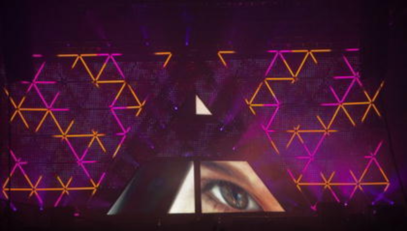 Lieferten Pyramide für Daft Punk: XL Video