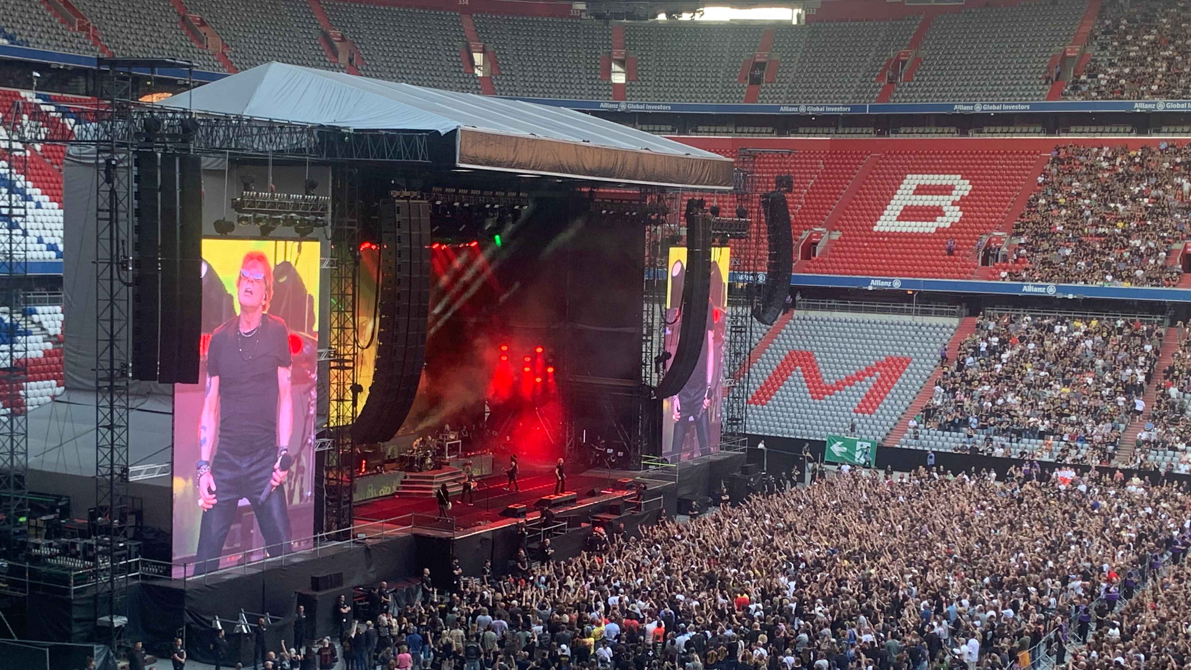Spielten das erste reguläre Konzert in der Münchner Alianz-Arena: Guns N' Roses.
