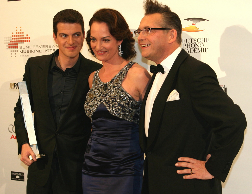 Kennen sich schon vom Echo 2008: Philippe Jaroussky (l.) mit Natalia Wörner und Götz Alsmann