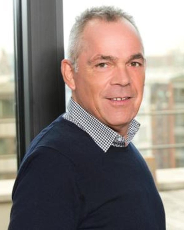46cb1a2028e031ddee71805691806d6b4577ccec26860d7e13d27e52446a17ae Verstorben: Rainer Moslener