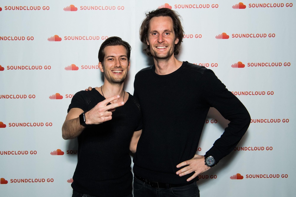 Brachten vor gut einem halben Jahr ihr kostenpflichtiges Musikabo nach Deutschland: die SoundCloud-Gründer Alex Ljung (links) und Eric Wahlforss beim Berliner Launch Event für SoundCloud Go