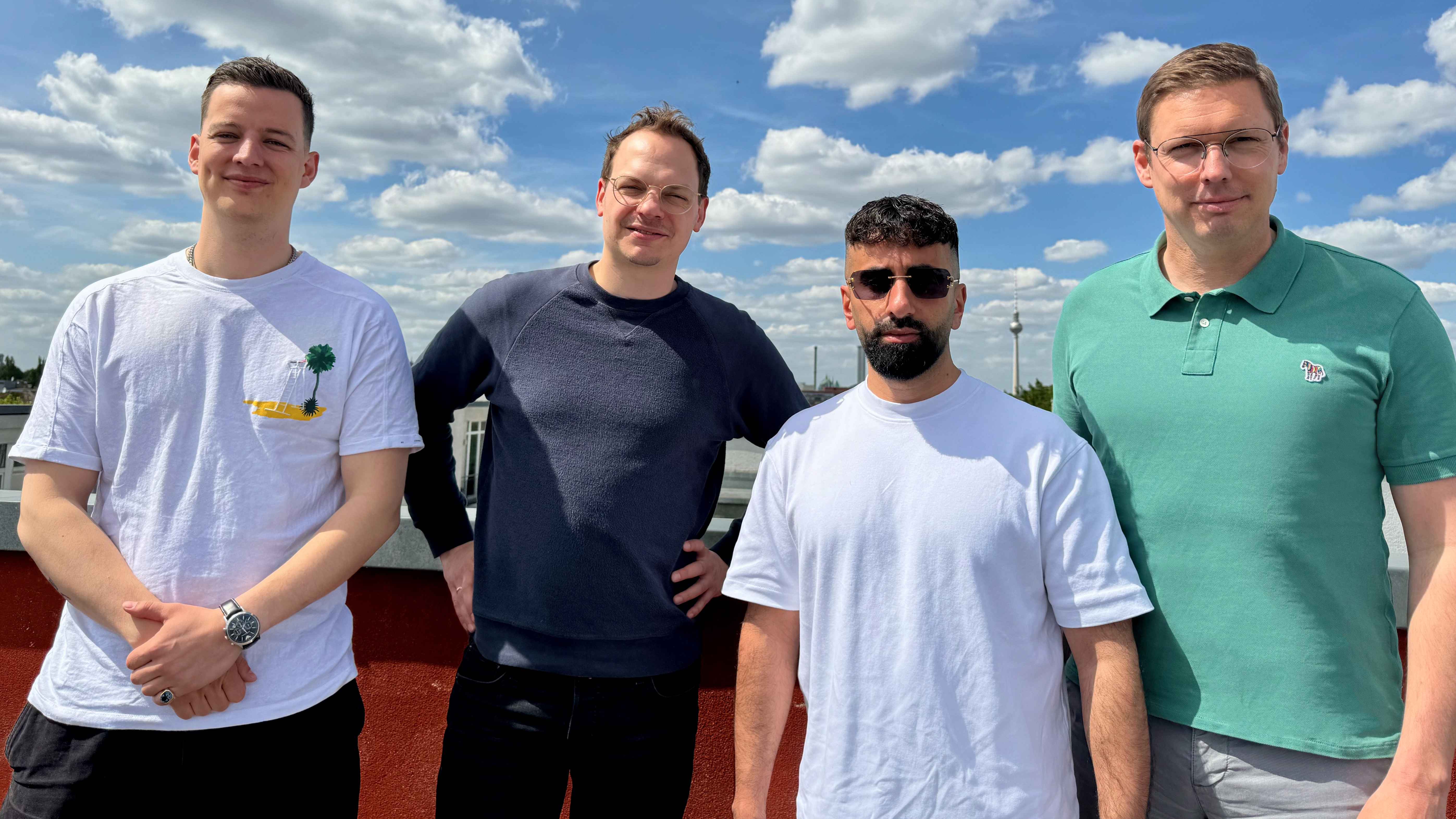 Arbeiten wieder zusammen (von links): Max Limbourg (Labelmanager Life is Pain), Kristof Jansen (VP Groove Attack), PA Sports und Thorsten Freese (CEO Believe Group Germany).