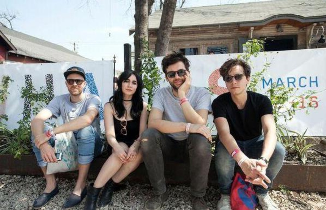 Spielten beim SXSW 2016: Die Sängerin Laura Carbone (zweite von links) und die Münchner Band Aloa Input